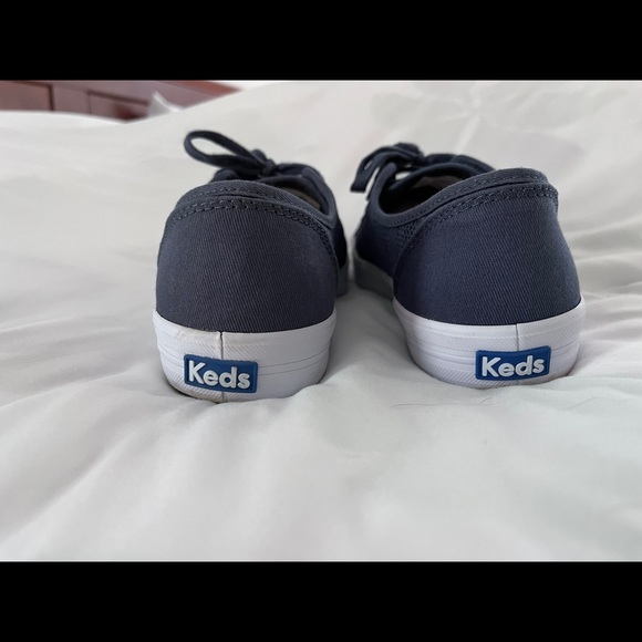 Size 9 Keds Kicksart shoes - Picture 2 of 5
